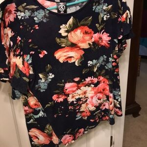 Agnes and Dora Frill sleeve top floral